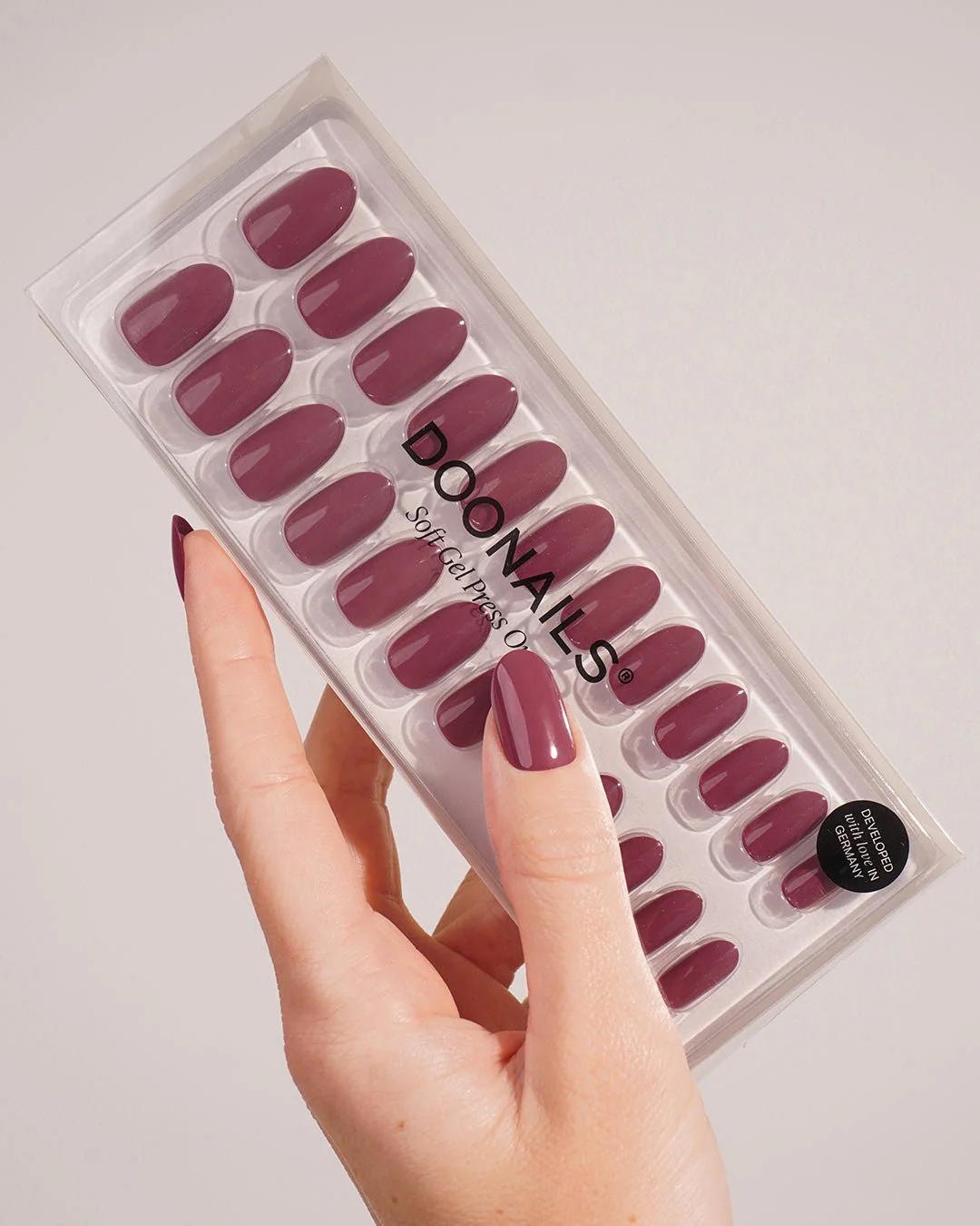 Bubblegum Medium Round Soft Gel Press Ons - Image 4